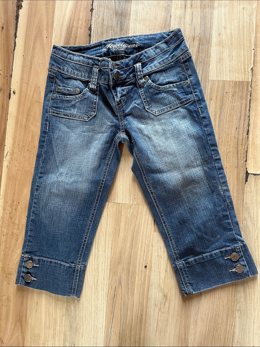 Rock & Republic Indigo Cropped Button-Cuff Jeans